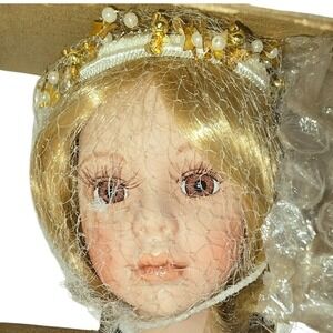2004 Porcelain Angel Doll Heritage Signature Collection #80017 COA Blond Brown